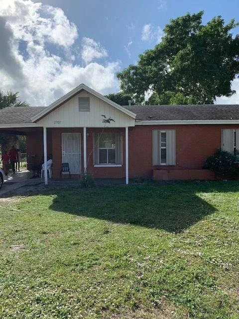 Unit for sale at 2703 Avenue J, Fort Pierce, FL 34947