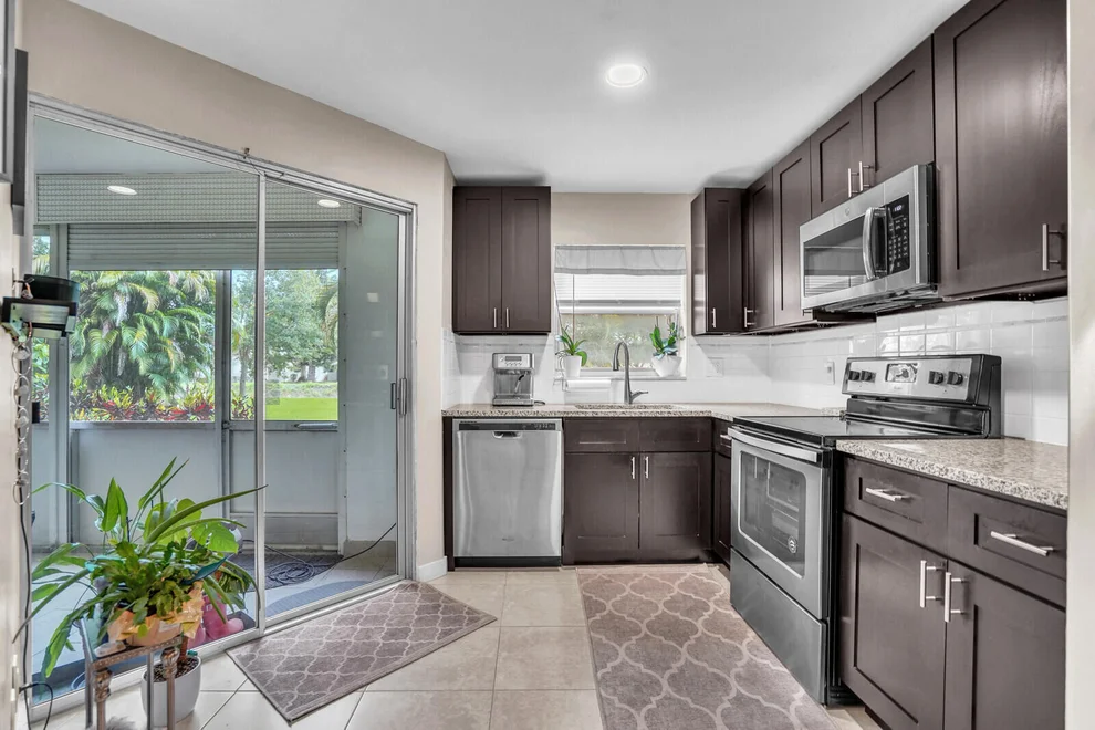 Unit for sale at 3524 Via Poinciana, Lake Worth, FL 33467