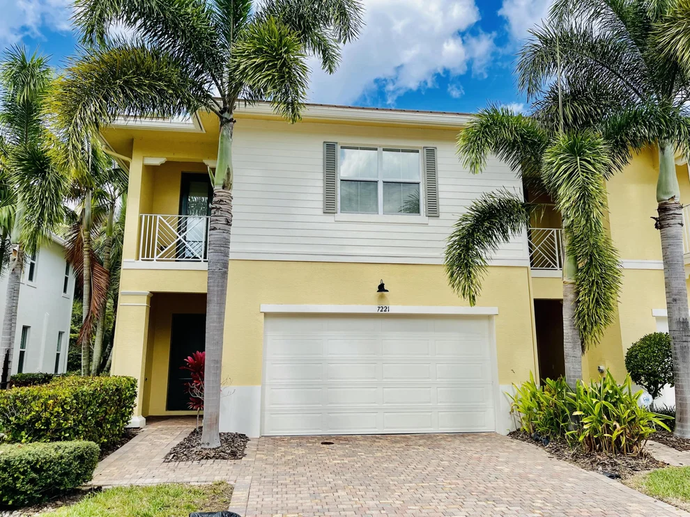 Unit for sale at 7221 Oxford Court, Palm Beach Gardens, FL 33418