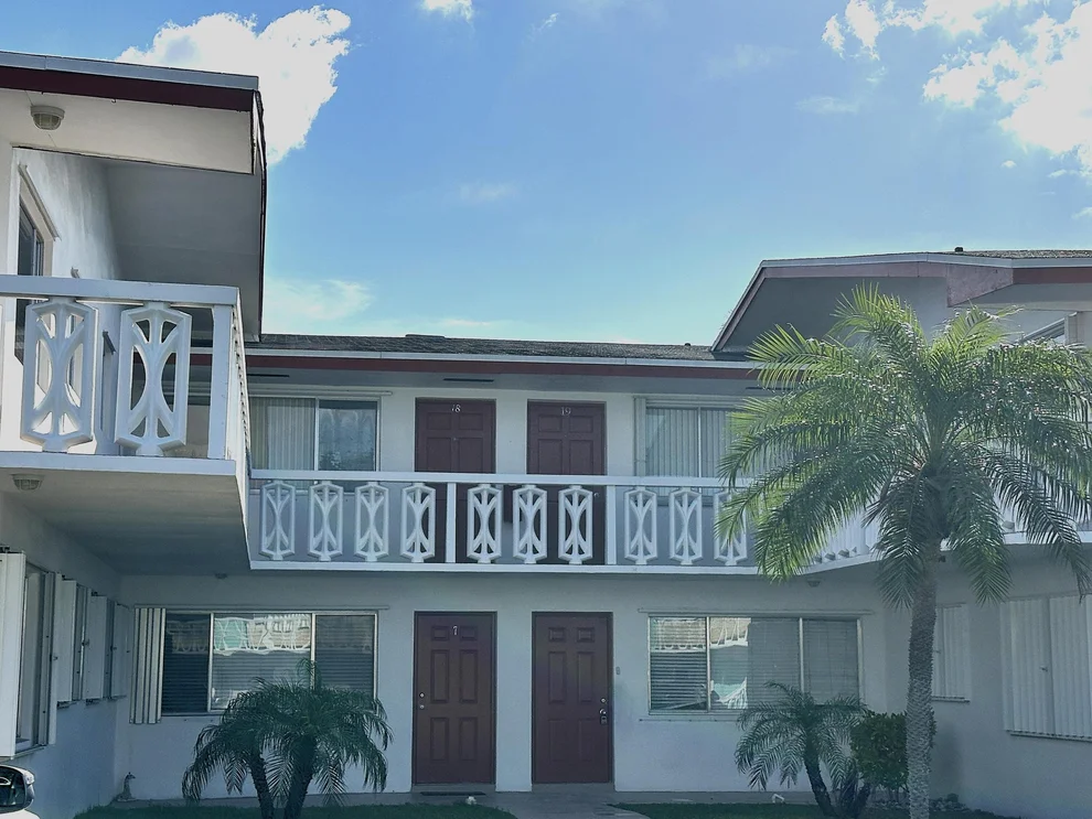 Unit for sale at 2020 Lake Osborne Drive, Lake Worth Beach, FL 33461