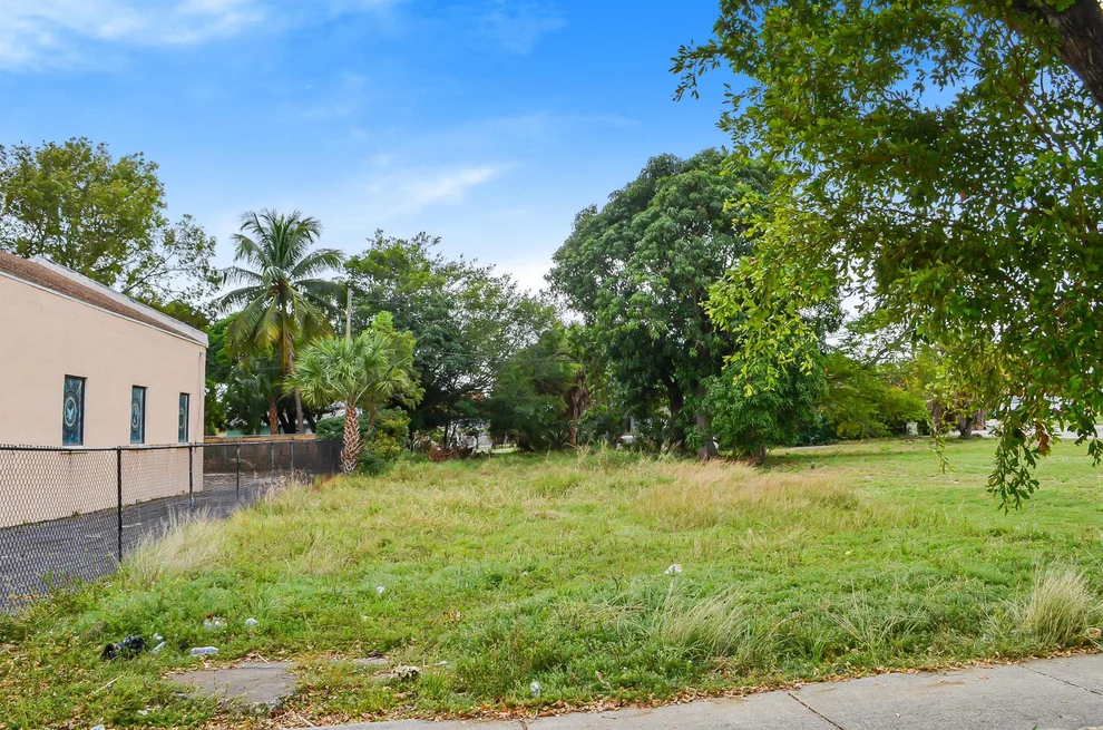 Unit for sale at 618 14th Street, West Palm Beach, FL 33401