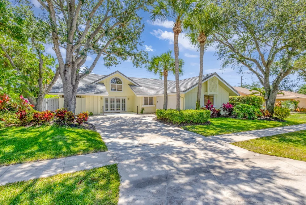 Unit for sale at 120 Bayberry Circle, Jupiter, FL 33458