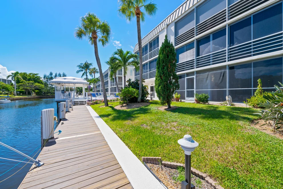 Unit for sale at 5900 NE 7th Avenue, Boca Raton, FL 33487