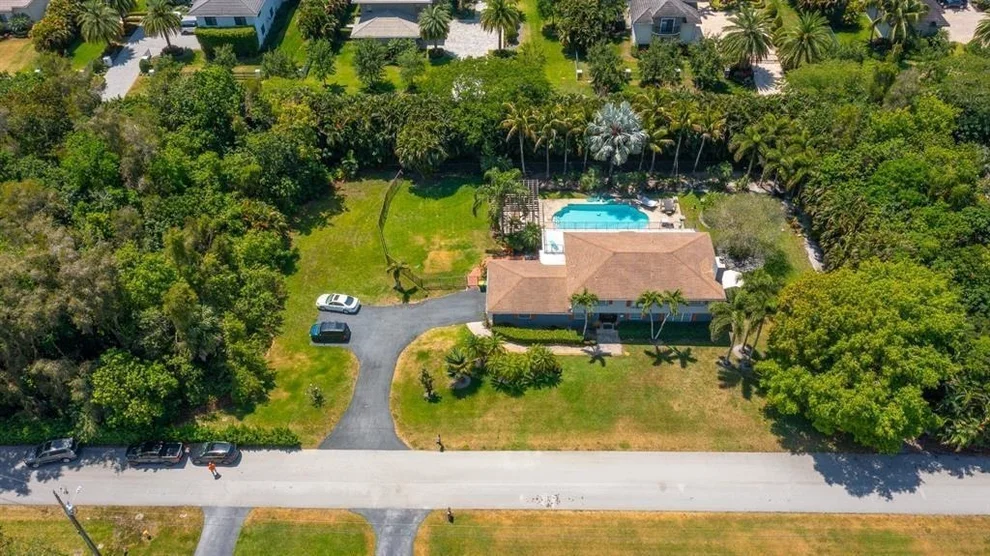 Unit for sale at 11650 SW 1st Street, Plantation, FL 33325