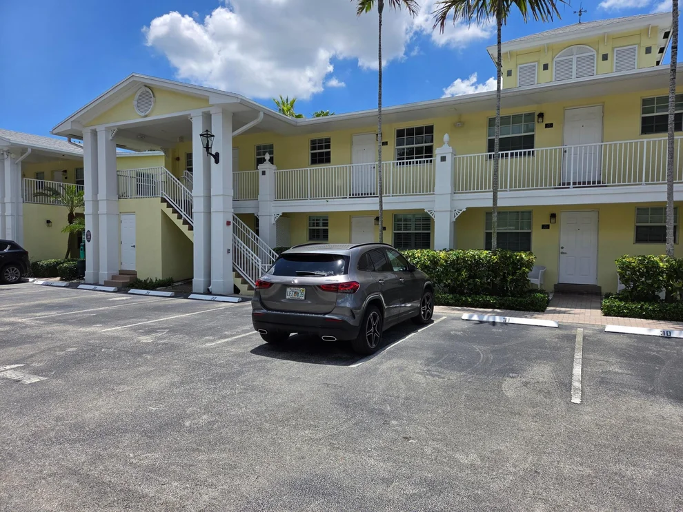 Unit for sale at 2660 NE 8th Avenue, Wilton Manors, FL 33334