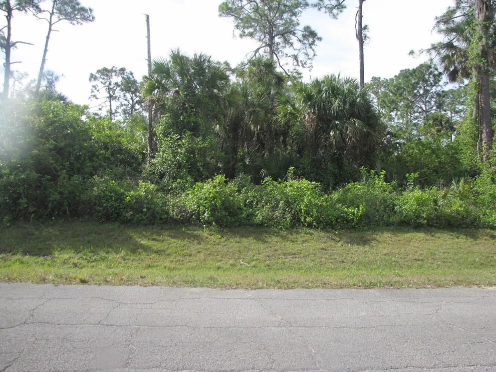 Unit for sale at 5001 Montrose Lane, Labelle, FL 33935