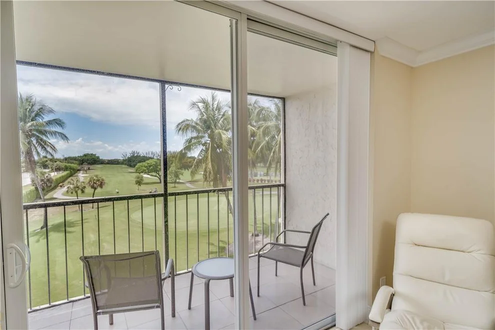 Unit for sale at 8900 Washington Boulevard, Pembroke Pines, FL 33025