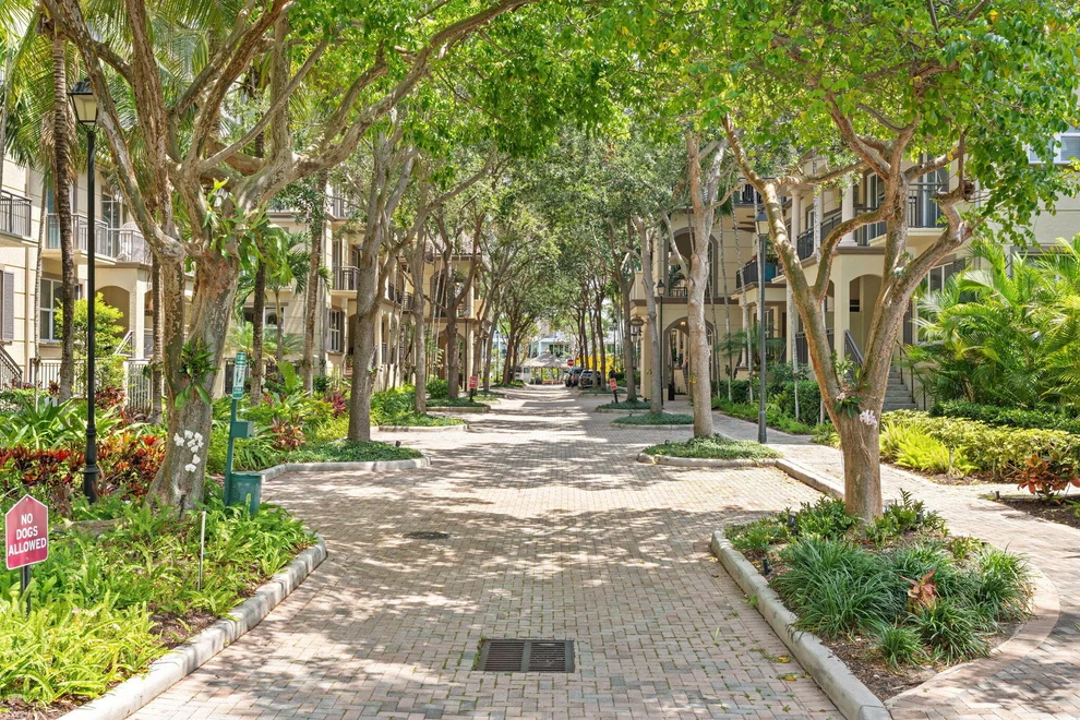 Unit for sale at 2617 NE 14th Avenue, Wilton Manors, FL 33334
