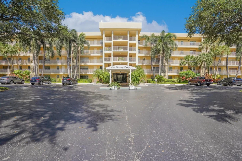 Unit for sale at 804 Cypress Grove Lane, Pompano Beach, FL 33069