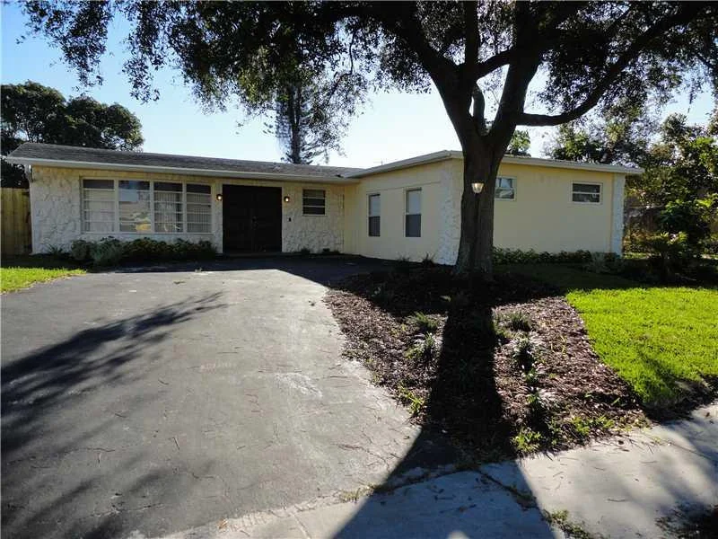 Unit for sale at 1921 N 50th Avenue, Hollywood, FL 33021