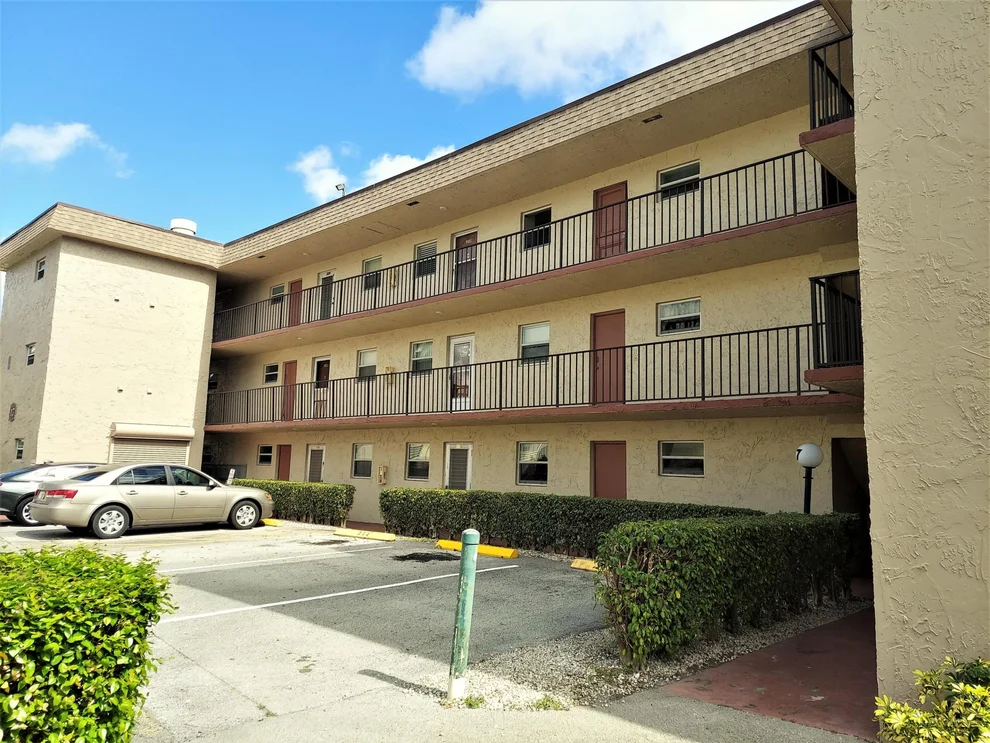 Unit for sale at 715 Lori Drive, Palm Springs, FL 33461
