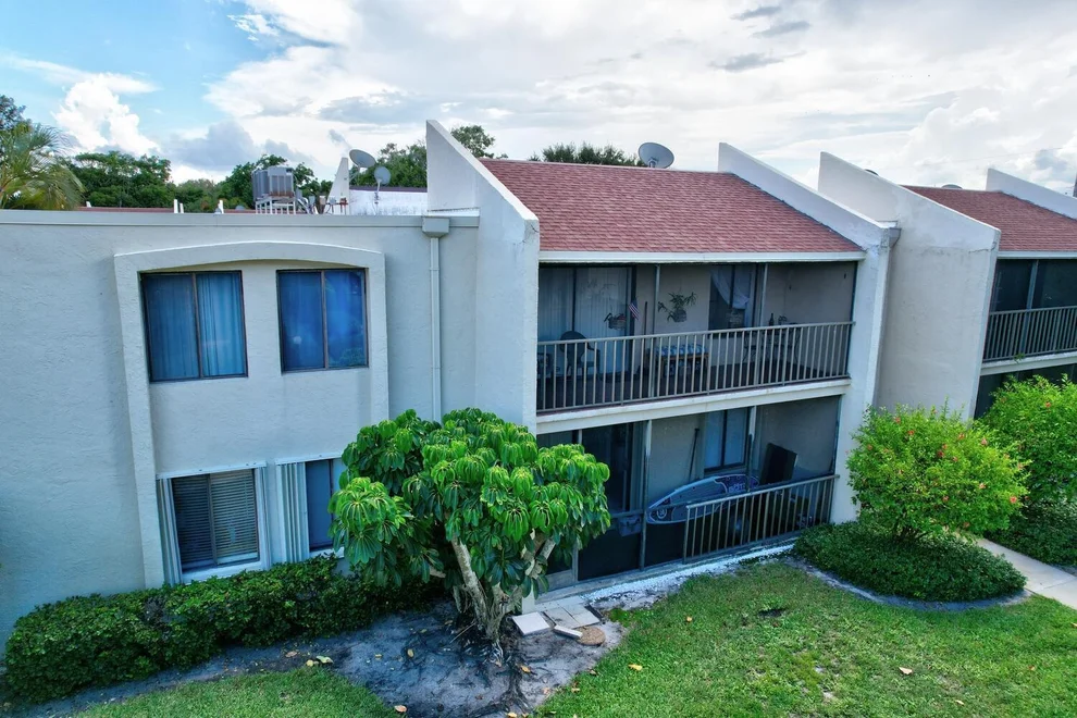 Unit for sale at 150 Pineview F5 Road, Jupiter, FL 33469