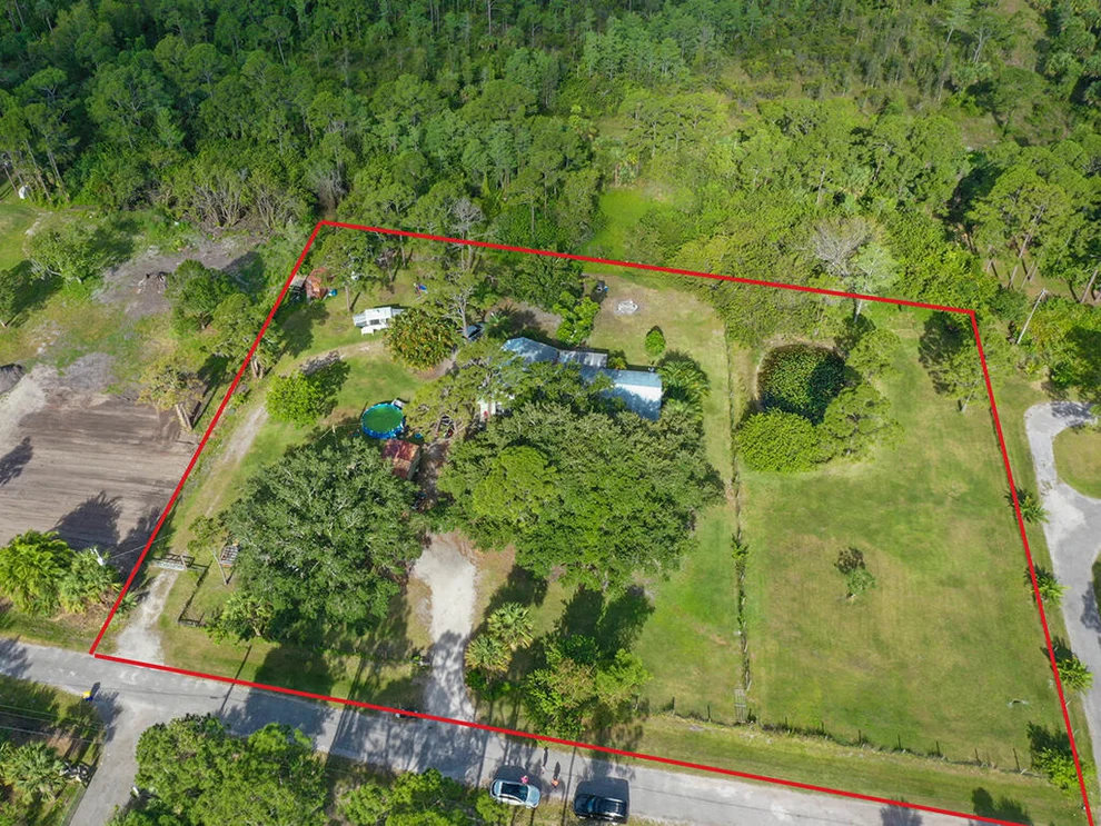 Unit for sale at 13700 SE Ranchland Avenue, Hobe Sound, FL 33455