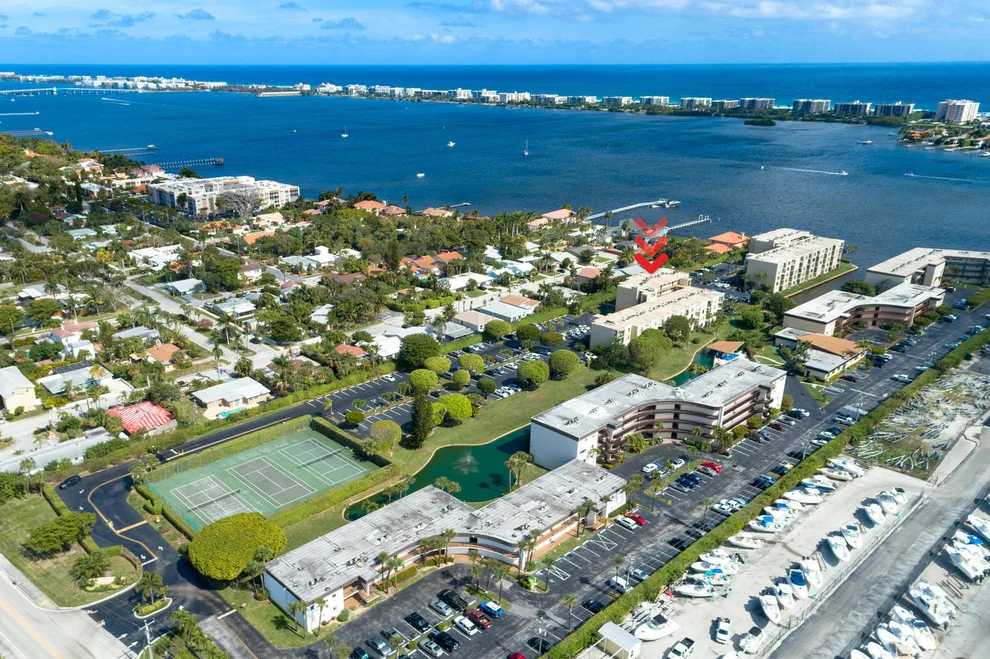 Unit for sale at 890 N Federal Highway, Lantana, FL 33462