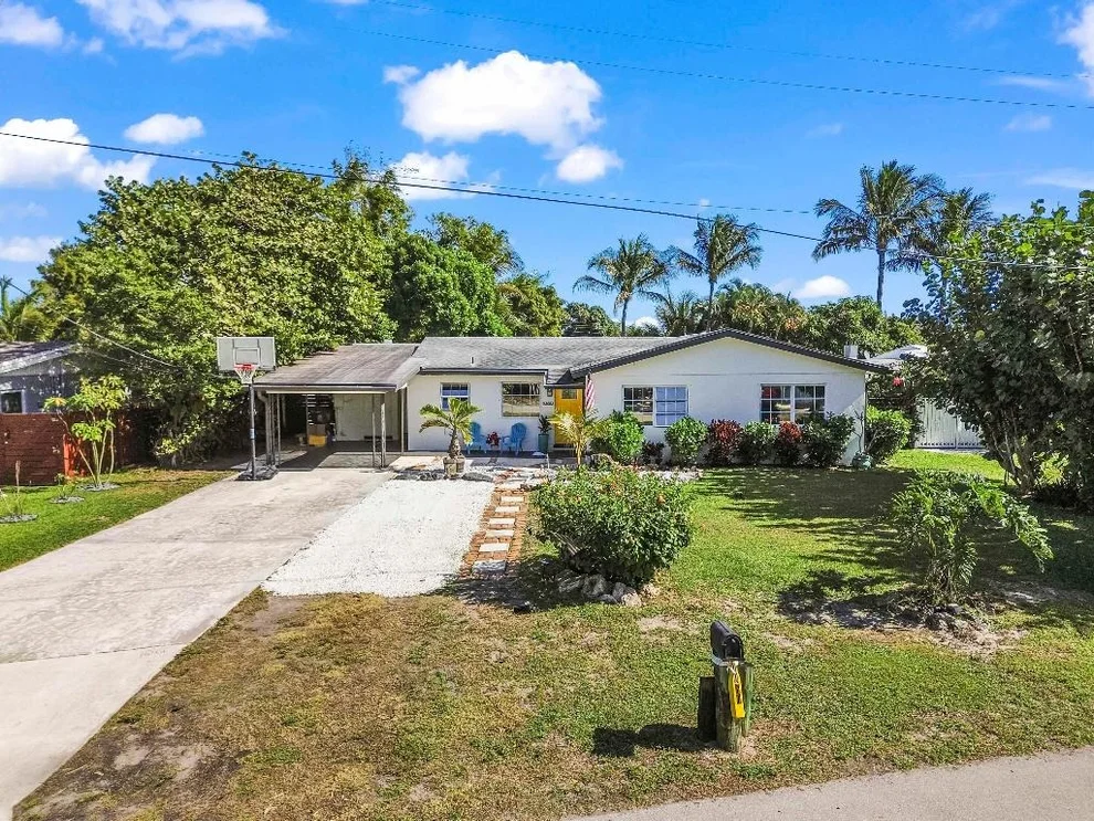 Unit for sale at 1080 W Shore Drive, West Palm Beach, FL 33406