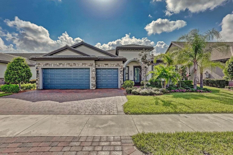 Unit for sale at 593 SE Monteiro Drive, Port St Lucie, FL 34984