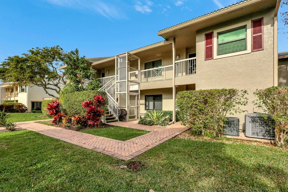 Unit for sale at 13 Eastgate Drive, Boynton Beach, FL 33436