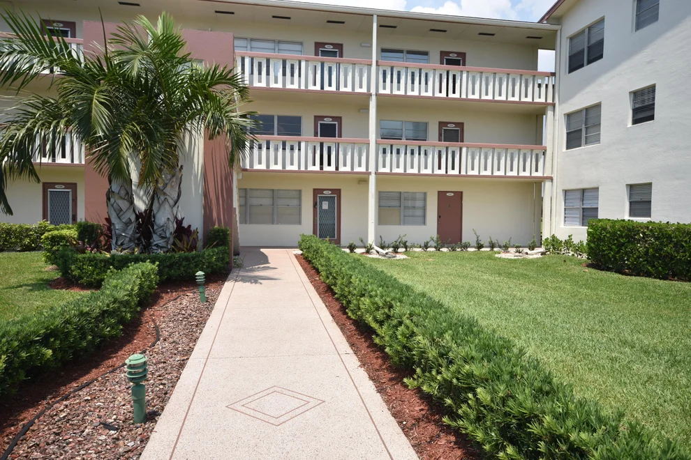 Unit for sale at 138 Preston D, Boca Raton, FL 33434