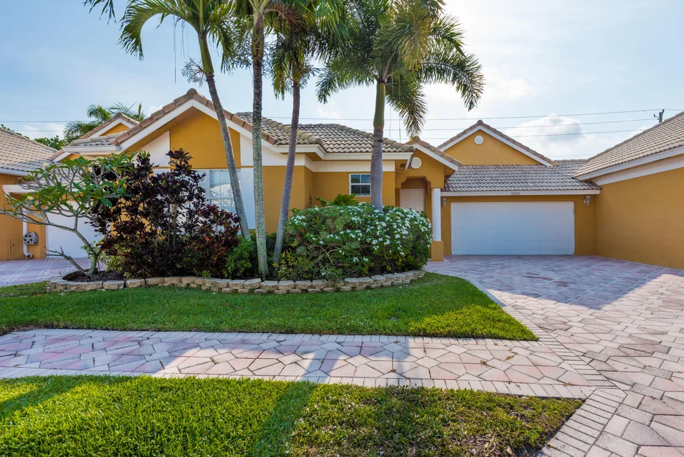 Unit for sale at 9930 Boynton Gardens Way, Boynton Beach, FL 33437