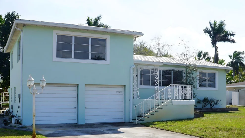 Unit for sale at 5160 Lake Osborne Drive, Lake Worth, FL 33461