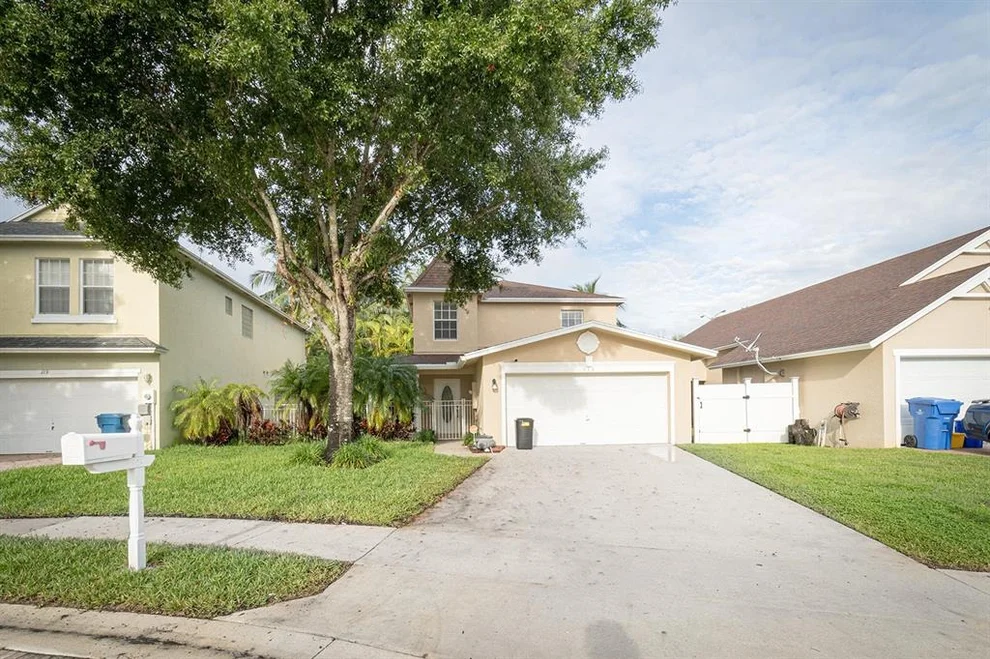 Unit for sale at 115 Country Club Way, Royal Palm Beach, FL 33411