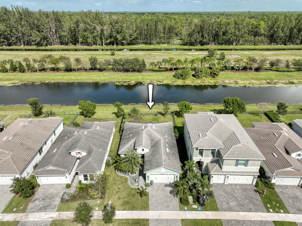 Unit for sale at 16109 Whippoorwill Circle, The Acreage, FL 33470