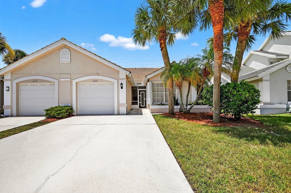 Unit for sale at 6669 Marissa Circle, Lake Worth, FL 33467