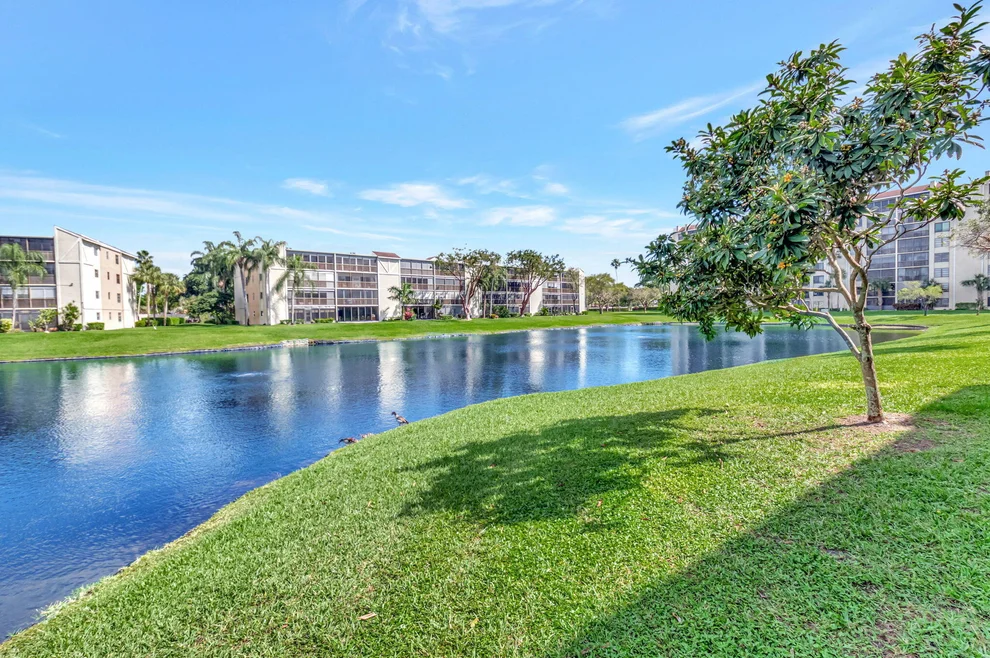 Unit for sale at 14360 Strathmore Lane, Delray Beach, FL 33446