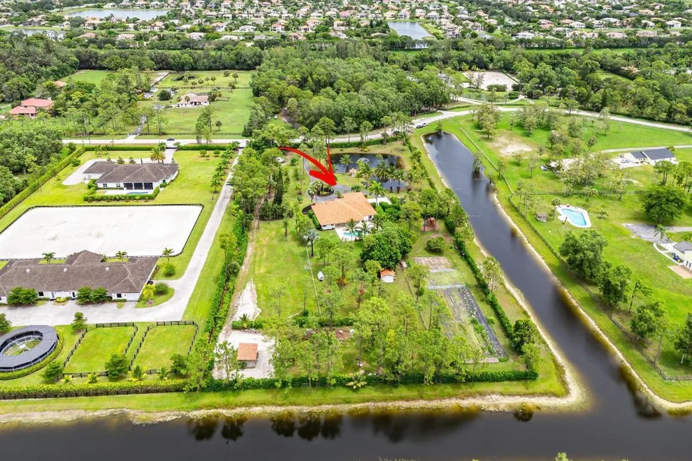 Unit for sale at 11516 Hawk Hollow, Lake Worth, FL 33449