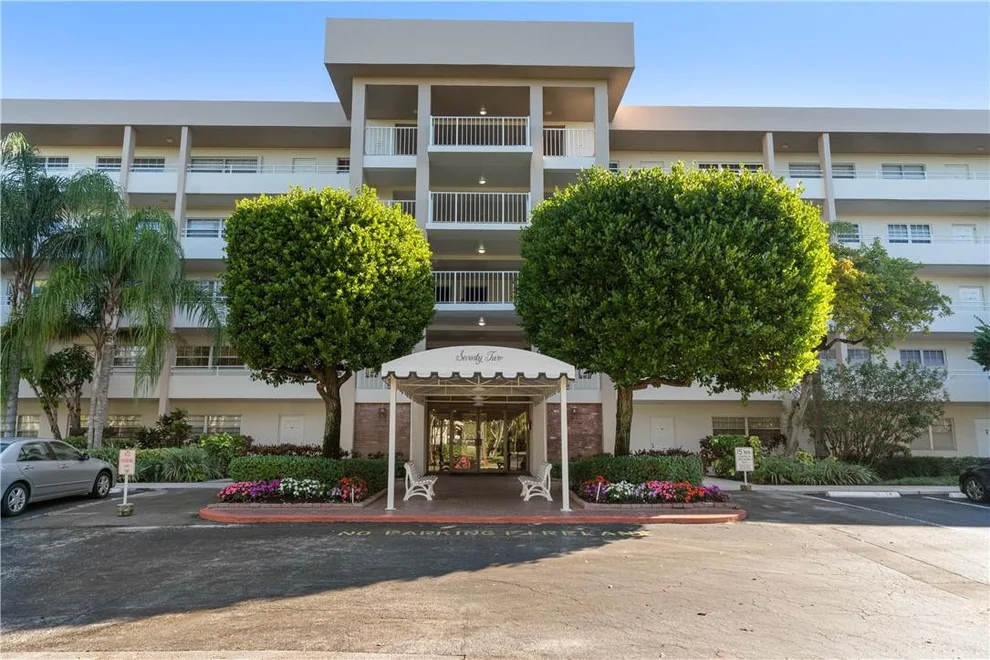 Unit for sale at 3850 Oaks Clubhouse, Pompano Beach, FL 33069