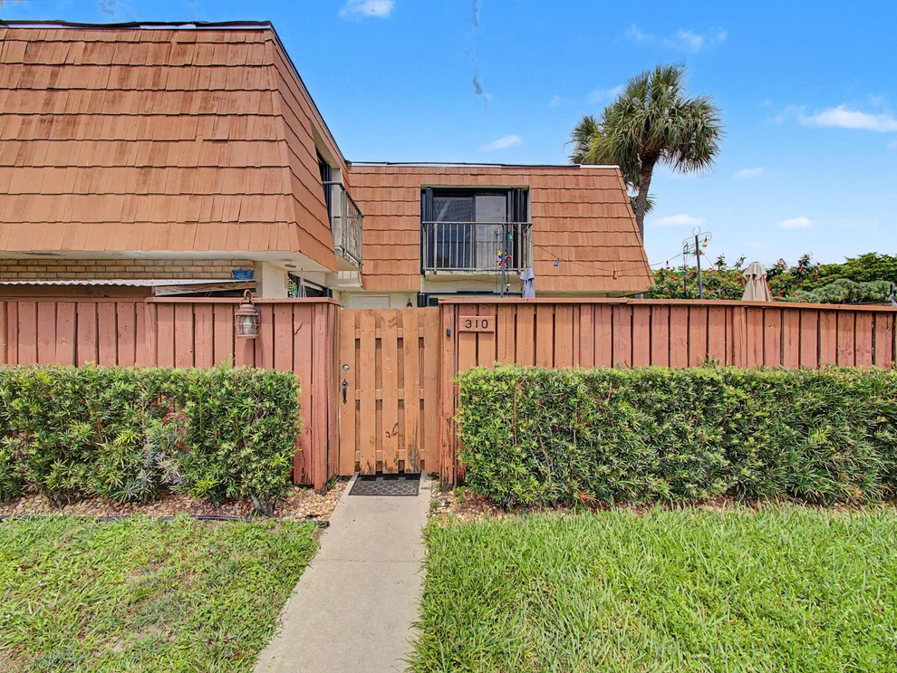 Unit for sale at 310 Buttonwood Lane, Boynton Beach, FL 33436