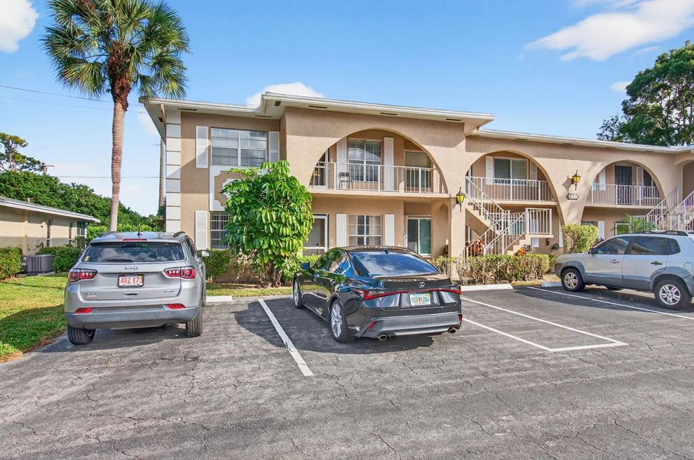 Unit for sale at 13682 Via Flora, Delray Beach, FL 33484