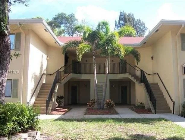 Unit for sale at 2550 SW 18th Terrace, Fort Lauderdale, FL 33315