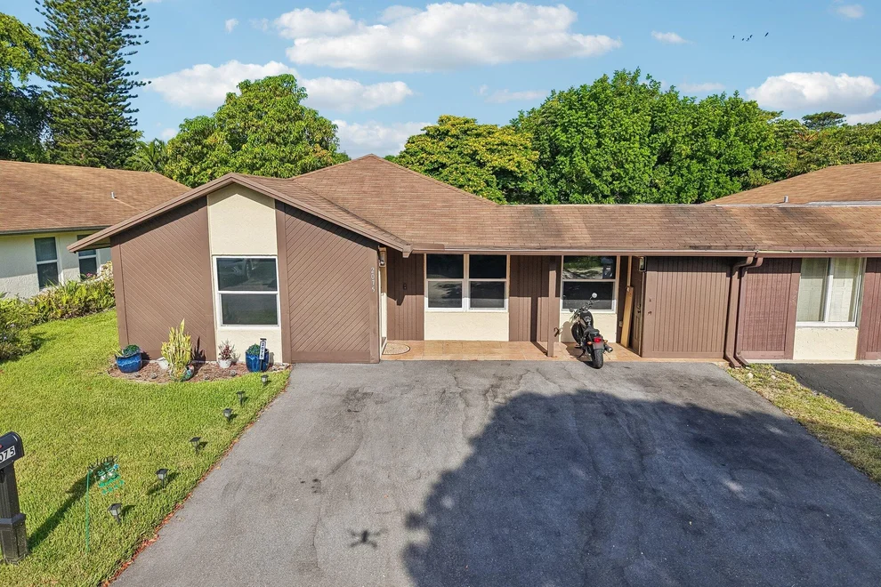 Unit for sale at 2075 SW 72ND Avenue, Davie, FL 33317