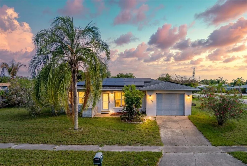 Unit for sale at 107 SE Selva Court, Port St Lucie, FL 34983