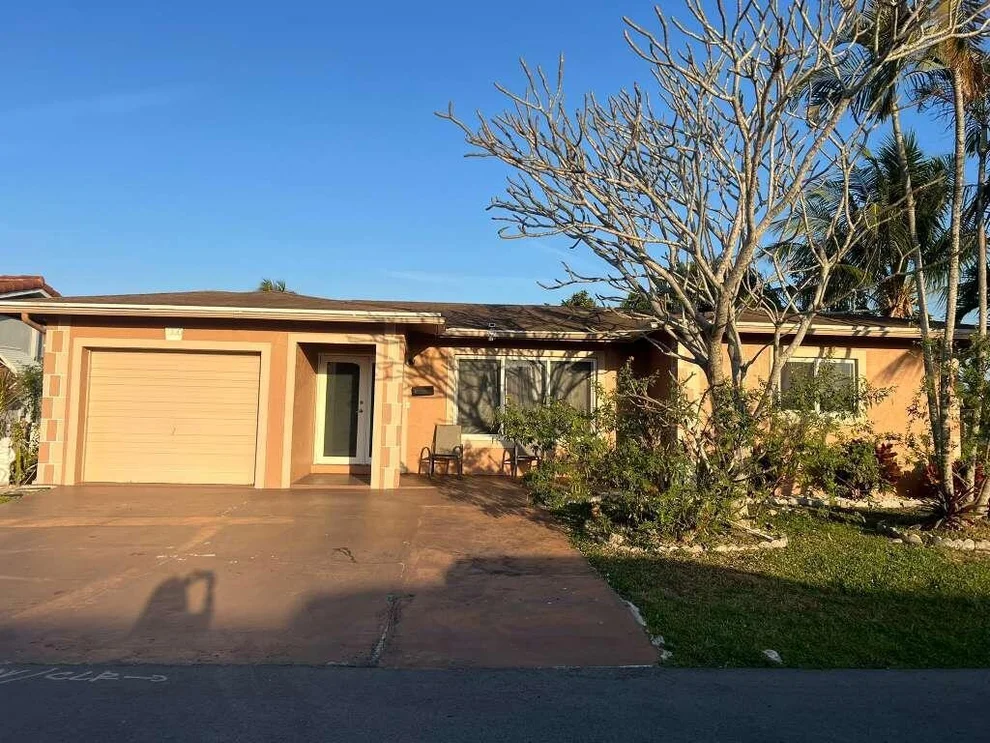 Unit for sale at 6100 NW 73rd Terrace, Tamarac, FL 33321