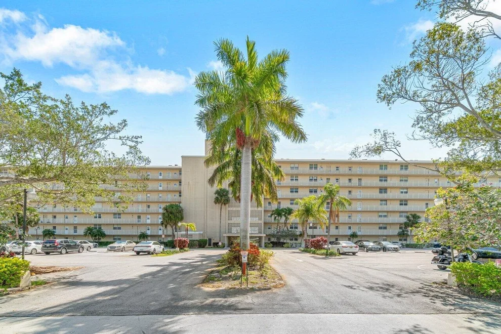 Unit for sale at 5500 NW 2nd Avenue, Boca Raton, FL 33487