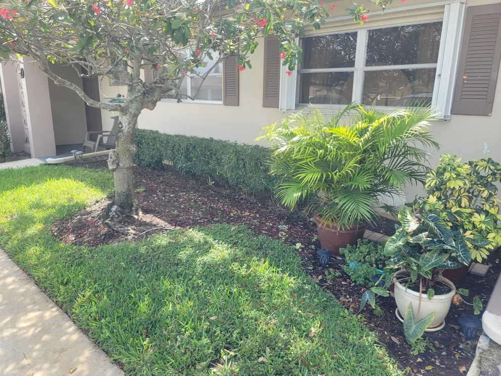 Unit for sale at 5283 Cresthaven Boulevard E, West Palm Beach, FL 33415