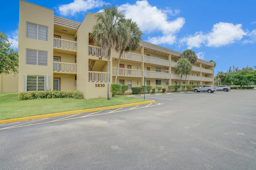 Unit for sale at 5830 NW 64th Avenue, Tamarac, FL 33319