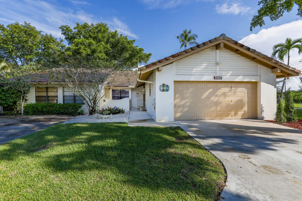 Unit for sale at 5501 Dogwood Way, Lauderhill, FL 33319