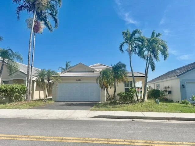 Unit for sale at 8820 N Lake Park Cir Circle N, Davie, FL 33328