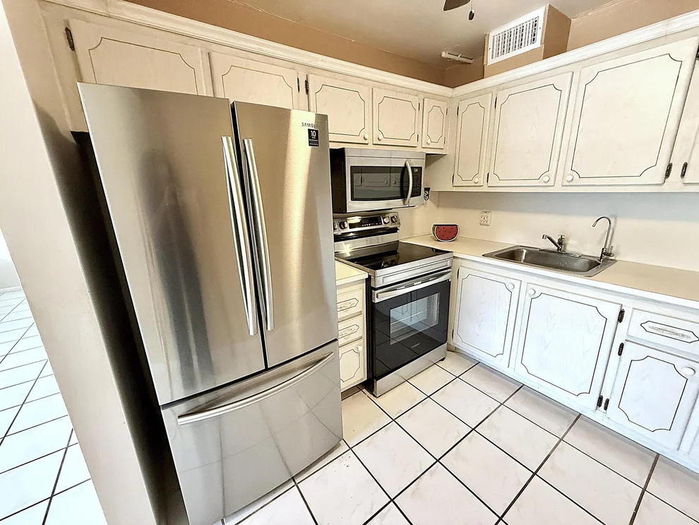 Unit for sale at 2002 Ellsemere A, Deerfield Beach, FL 33442