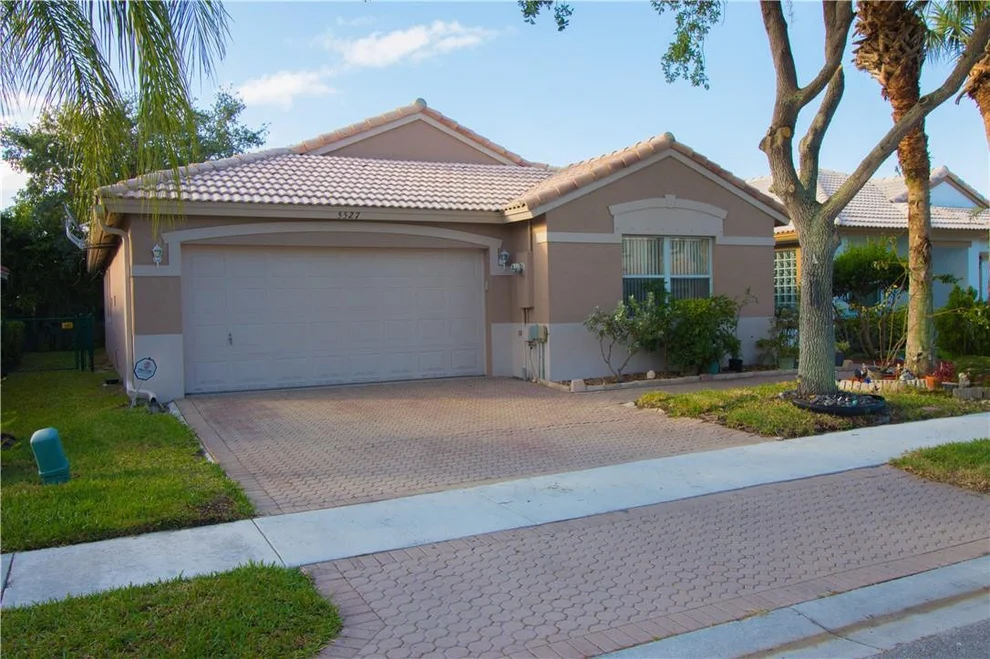 Unit for sale at 5527 NW 125th Terrace, Coral Springs, FL 33076