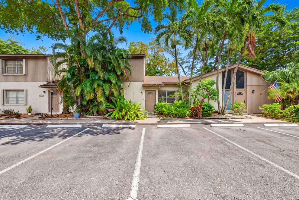 Unit for sale at 7243 W SUNRISE Boulevard, Plantation, FL 33313