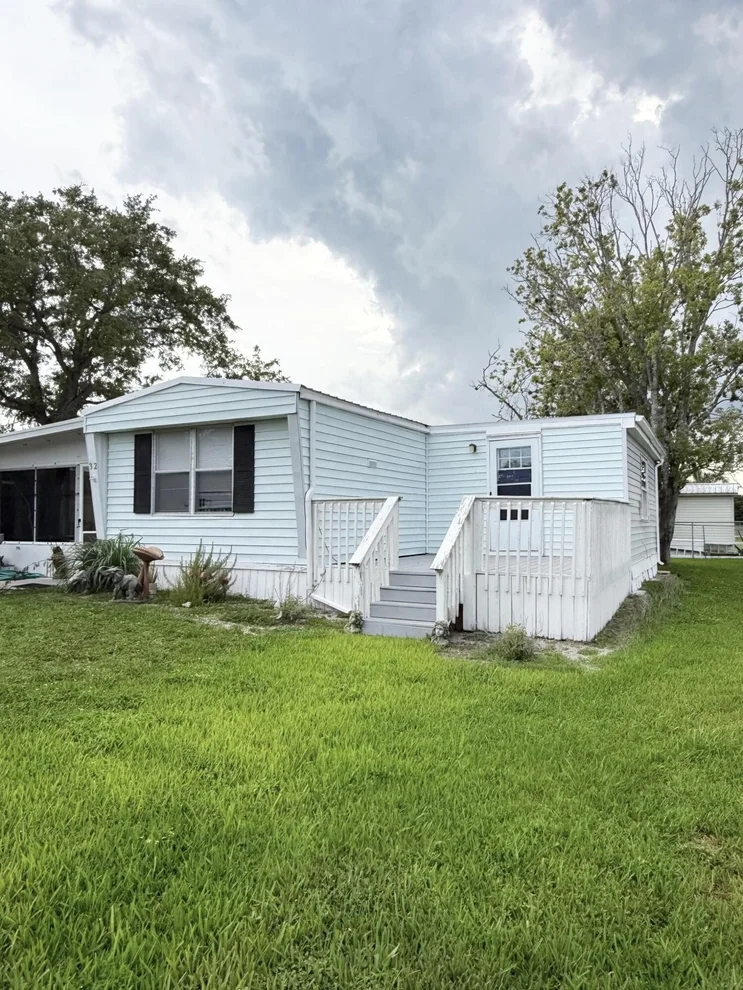 Unit for sale at 302 Pinecrest Avenue NW, Moore Haven, FL 33471