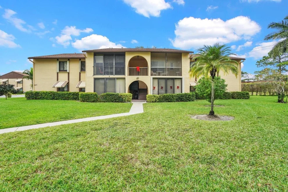 Unit for sale at 221 Pine Hov Circle, Greenacres, FL 33463