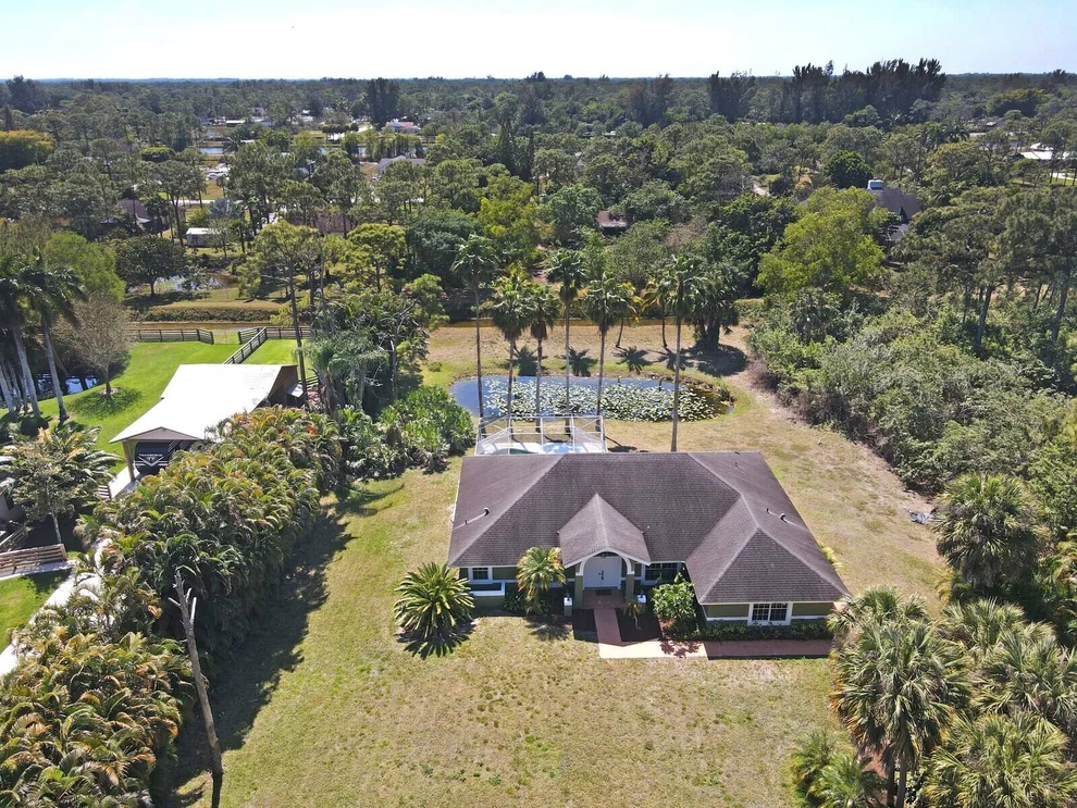 Unit for sale at 11618 62nd Lane N, The Acreage, FL 33412