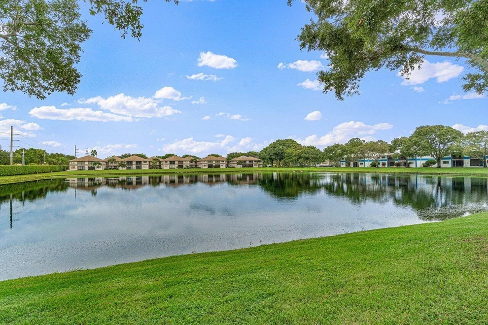 Unit for sale at 15401 Pembridge Avenue, Delray Beach, FL 33484