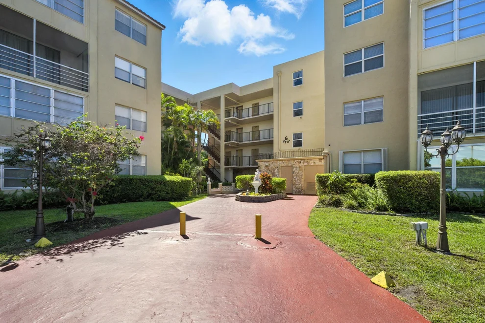 Unit for sale at 2801 Somerset Drive, Lauderdale Lakes, FL 33311