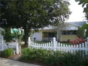 Unit for sale at 1420 S Palmway, Lake Worth Beach, FL 33460
